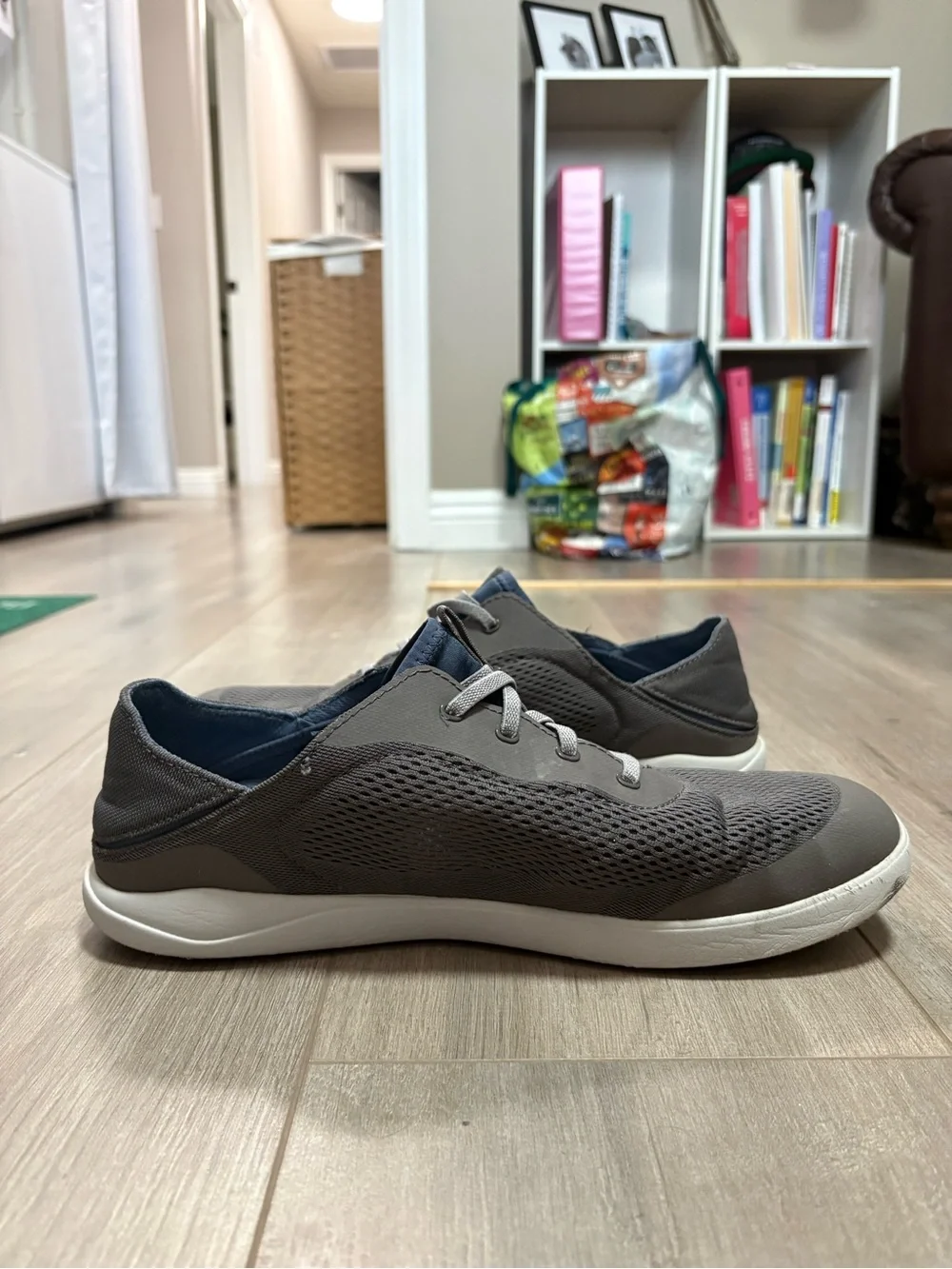 Olukai Moku Pae Mens Size 11.5 Gray Mesh Slip On Casual Sneakers Good Condition